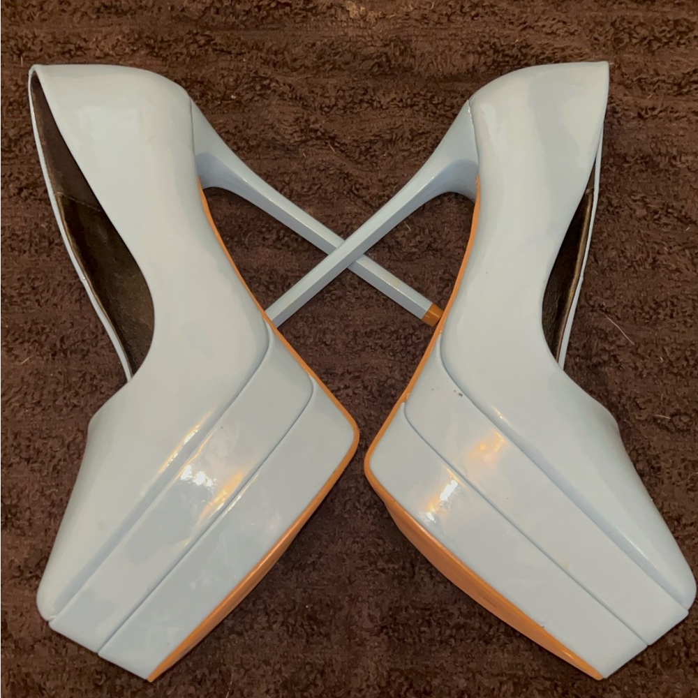 Fashion Nova Platforms Size 6
